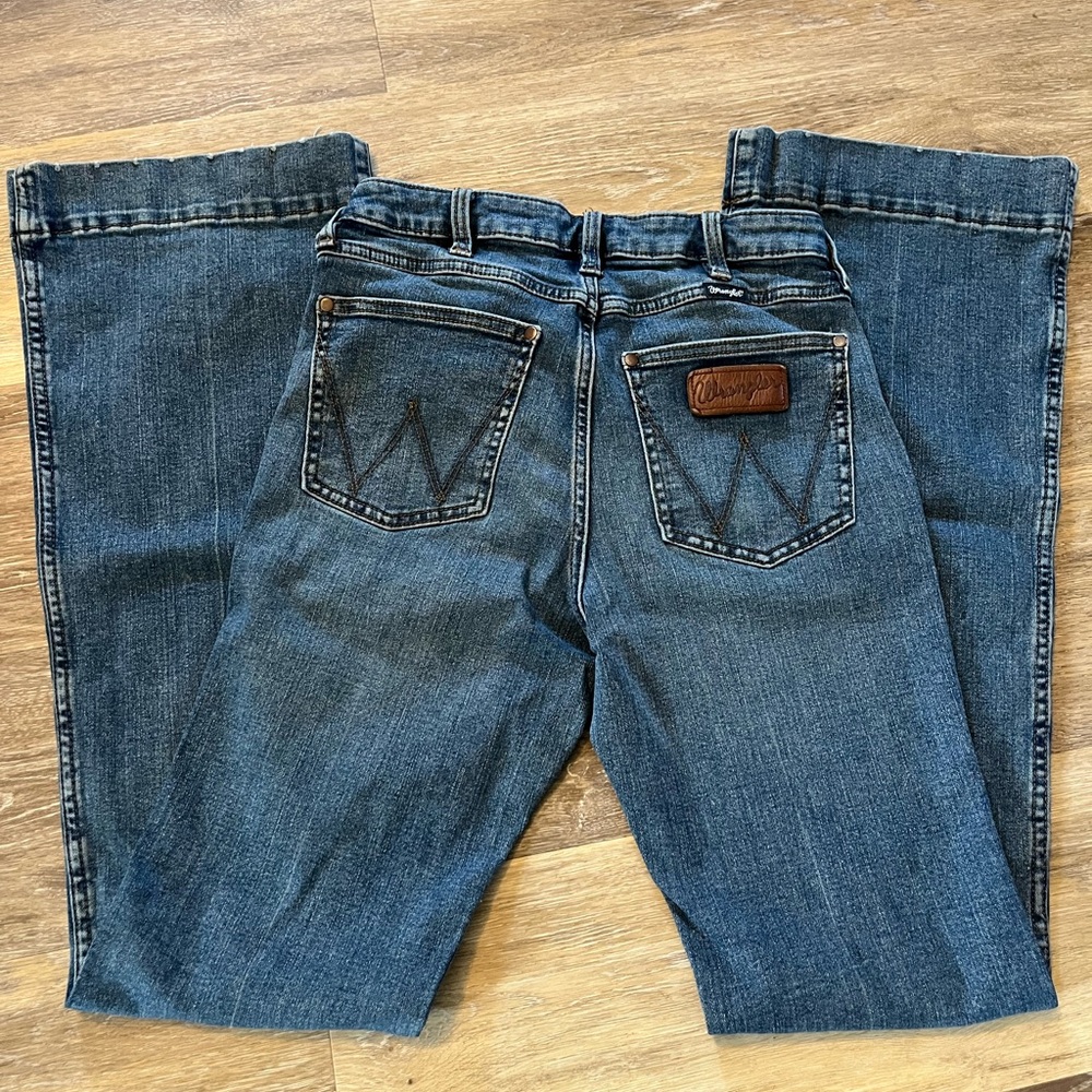 High Rise Retro Wranglers - Picture 3 of 5